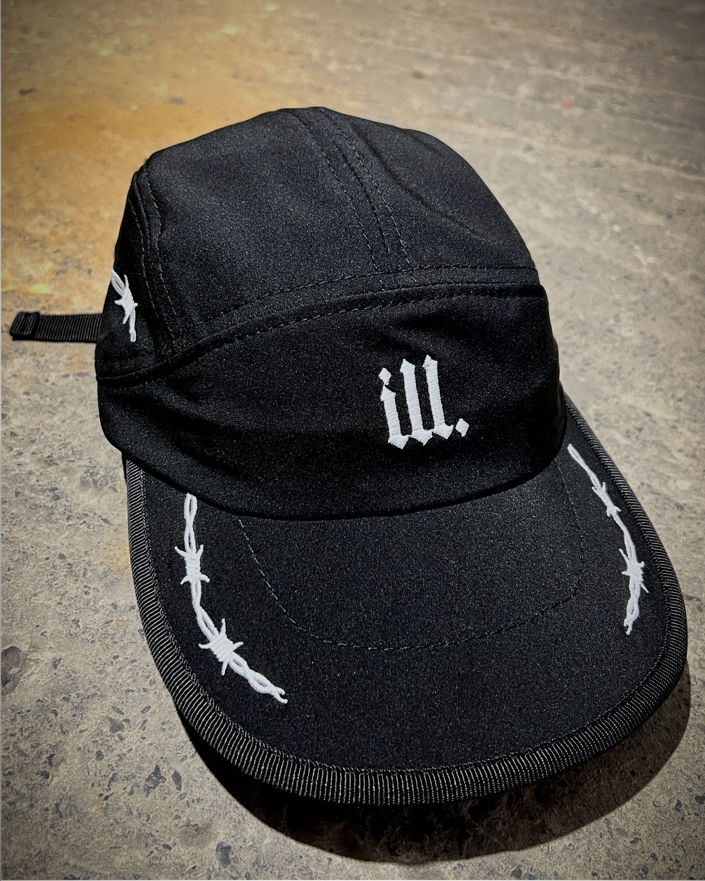 FIVE PANEL illVISION.